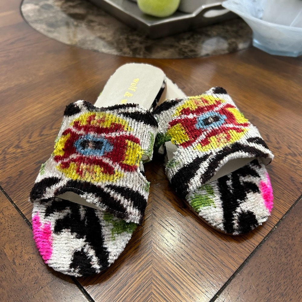NWOT Wolf & Willa Colorful Floral Patterned Slide Sandals Size 36